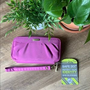 SOLD Travelon Safe ID RDIF Blocking ZIP Up Wallet